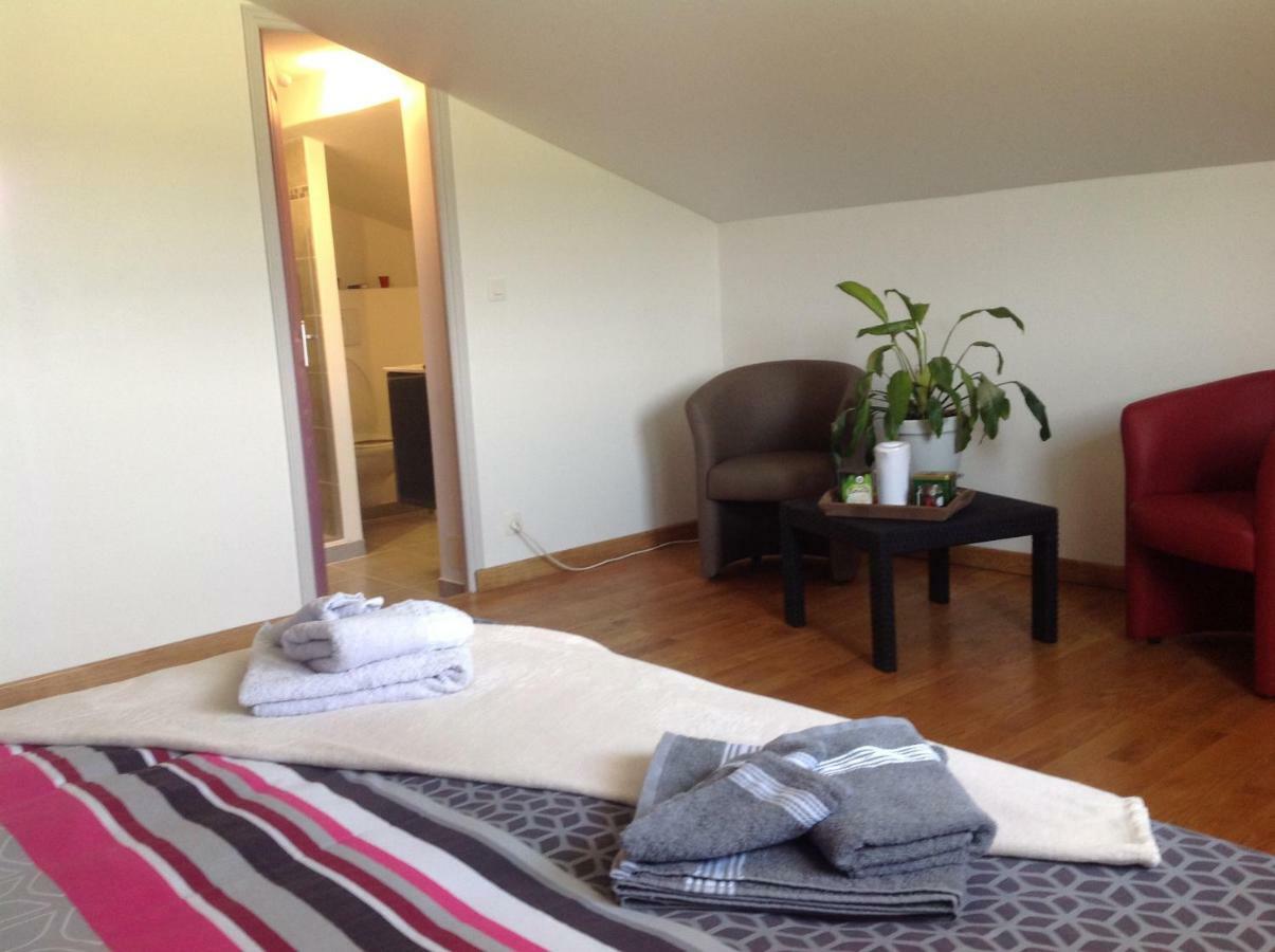 サラヴァ Au Mas Des Graviers Bed & Breakfast エクステリア 写真