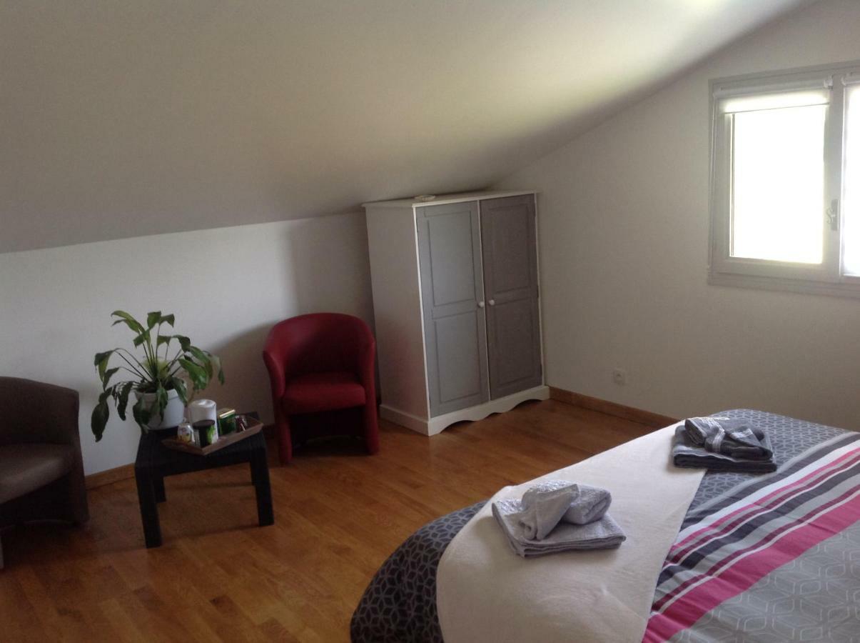 サラヴァ Au Mas Des Graviers Bed & Breakfast エクステリア 写真