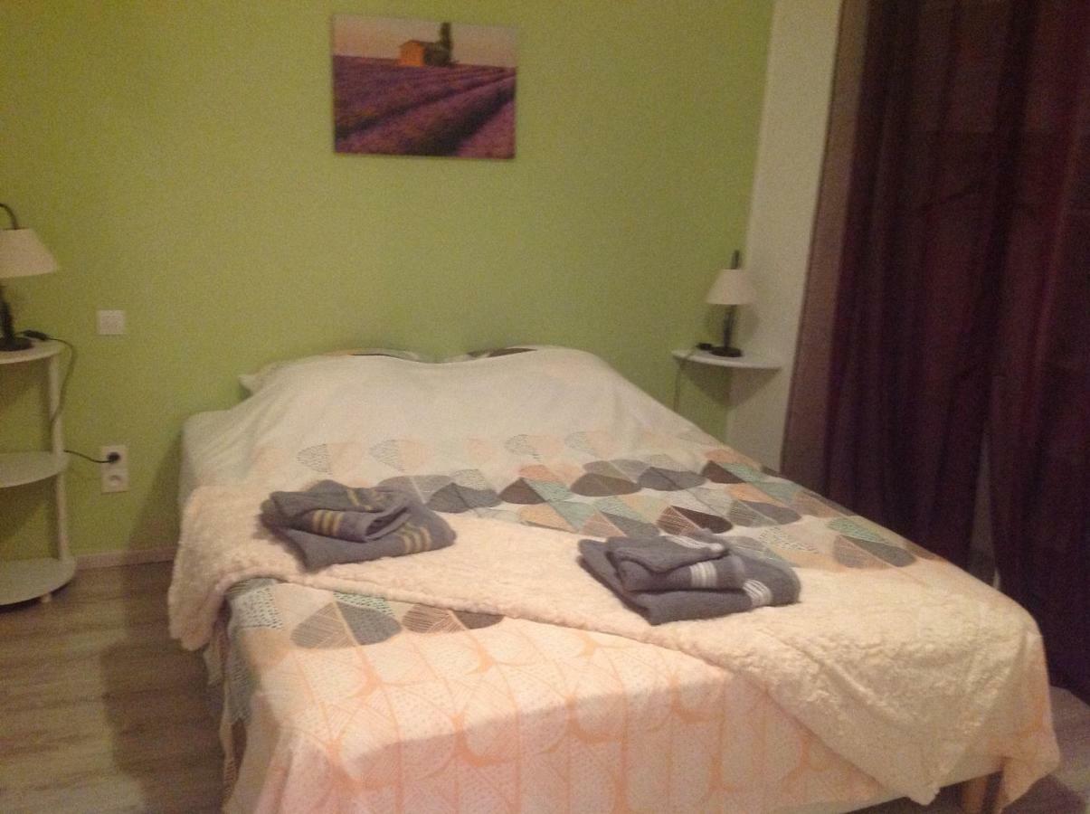 サラヴァ Au Mas Des Graviers Bed & Breakfast エクステリア 写真