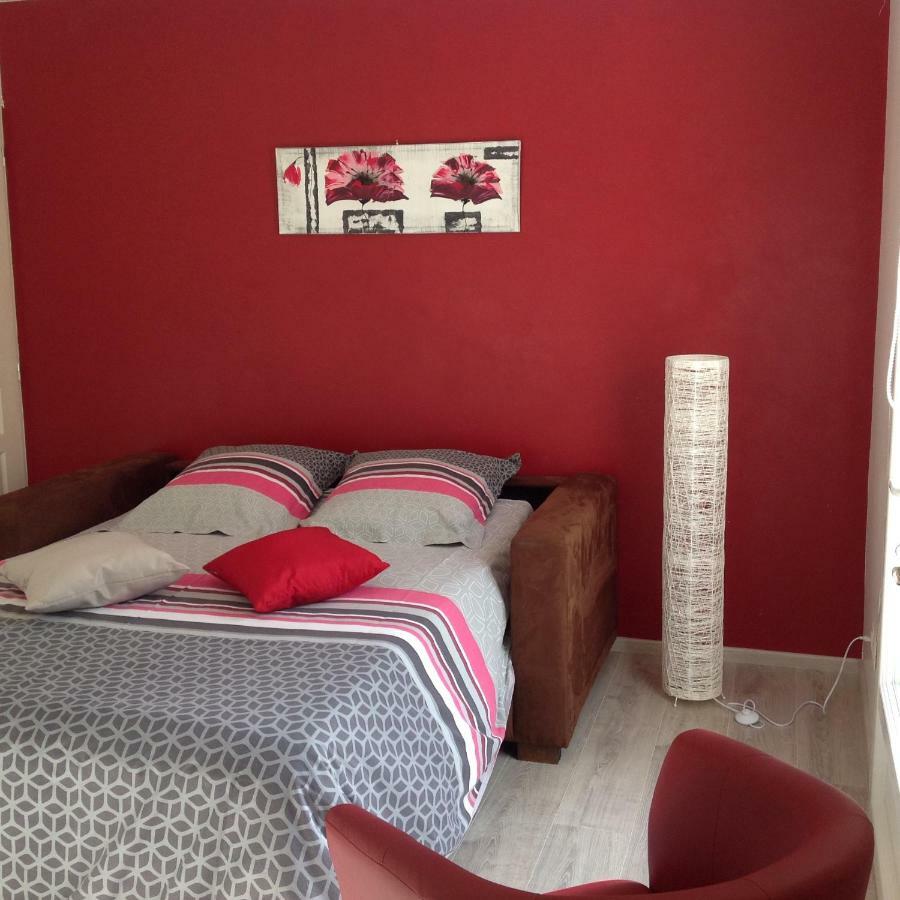 サラヴァ Au Mas Des Graviers Bed & Breakfast エクステリア 写真